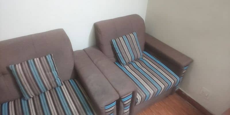 5 seater sofa set in good condition 7