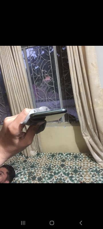 Iphone 11 pro factory unlock with box 7