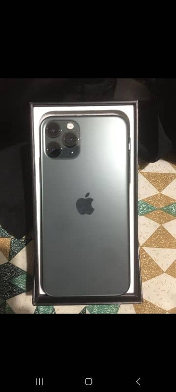 Iphone 11 pro factory unlock with box 10