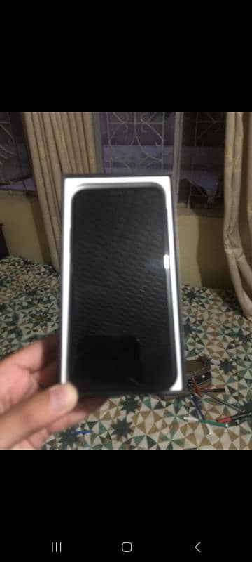 Iphone 11 pro factory unlock with box 11
