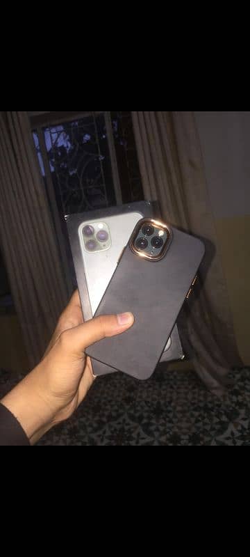 Iphone 11 pro factory unlock with box 13