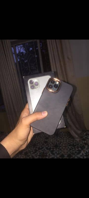 Iphone 11 pro factory unlock with box 14