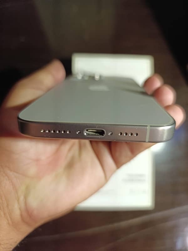 iphone 15 pro max 3