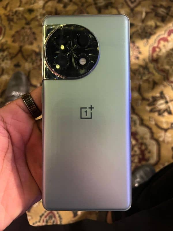 one Plus 11R 12/256 in excellent condition for good price 2