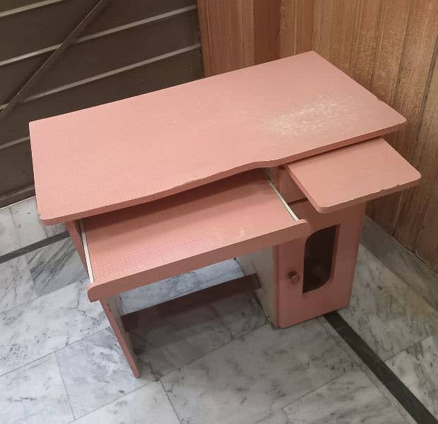 Computer Table 0