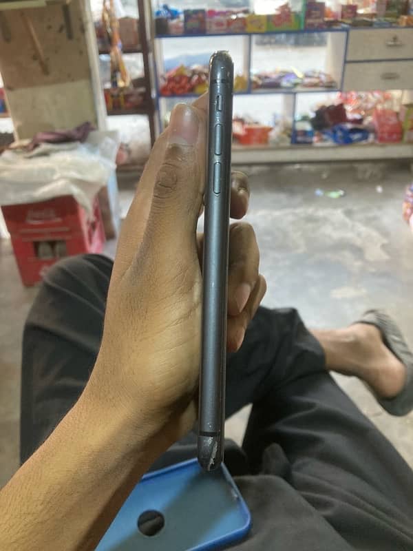 iphone 11 64GB jv only panle change from other bypass iphone 2