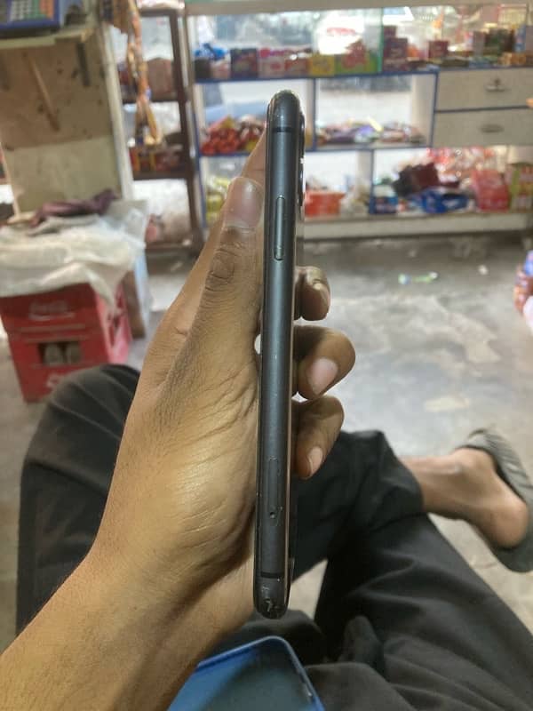 iphone 11 64GB jv only panle change from other bypass iphone 4