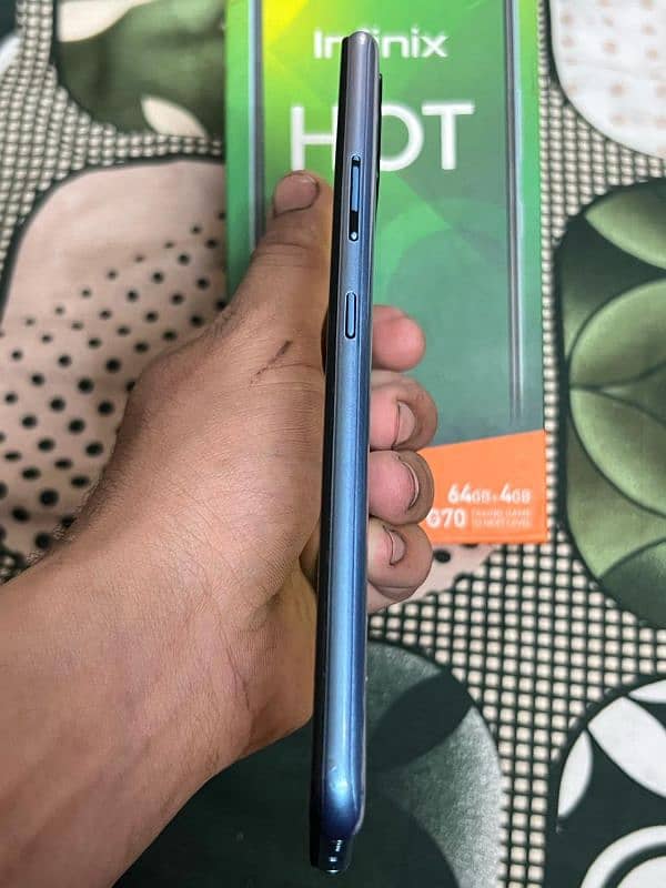 Infinix hot 10 urgent sale with box exchange possible 3