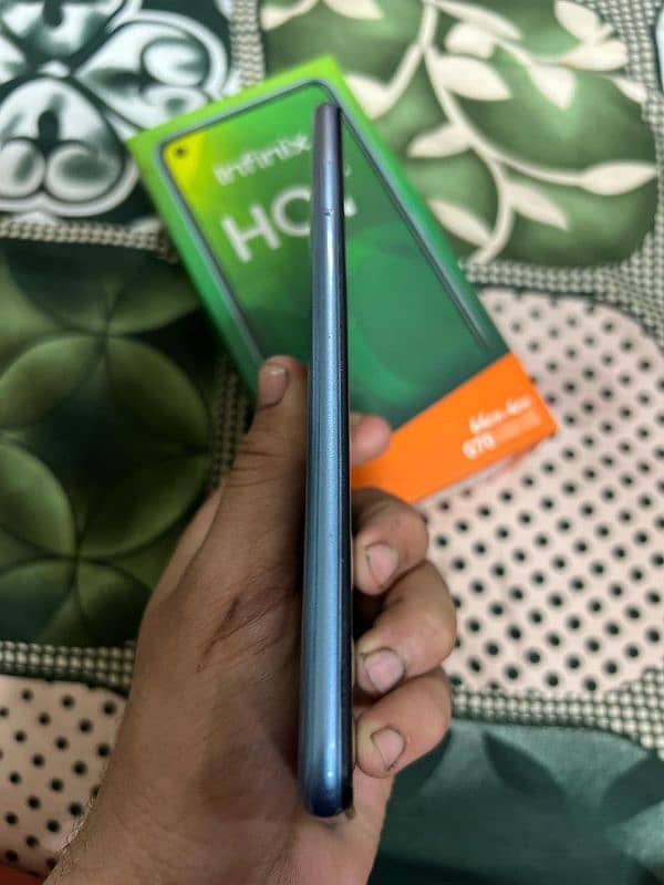 Infinix hot 10 urgent sale with box exchange possible 4