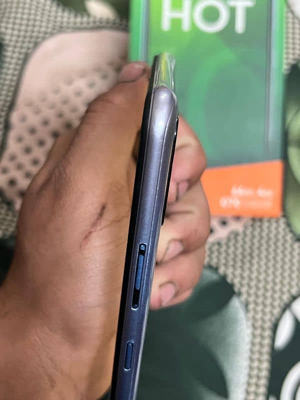 Infinix hot 10 urgent sale with box exchange possible 9