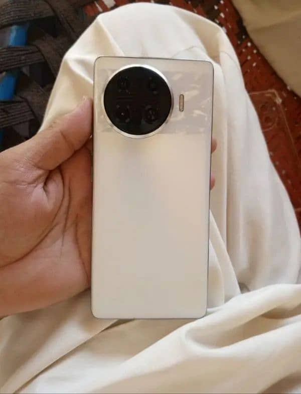 Tecno spark 20 pro plus  8/256 1