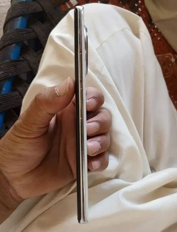 Tecno spark 20 pro plus  8/256 3