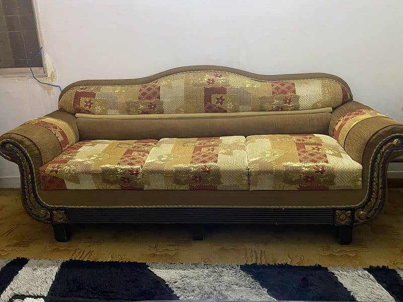 7 seater sofa set + center table 0