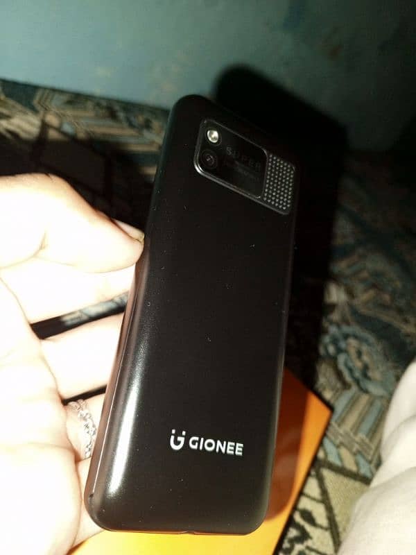key pad mobile New one with box charge 1