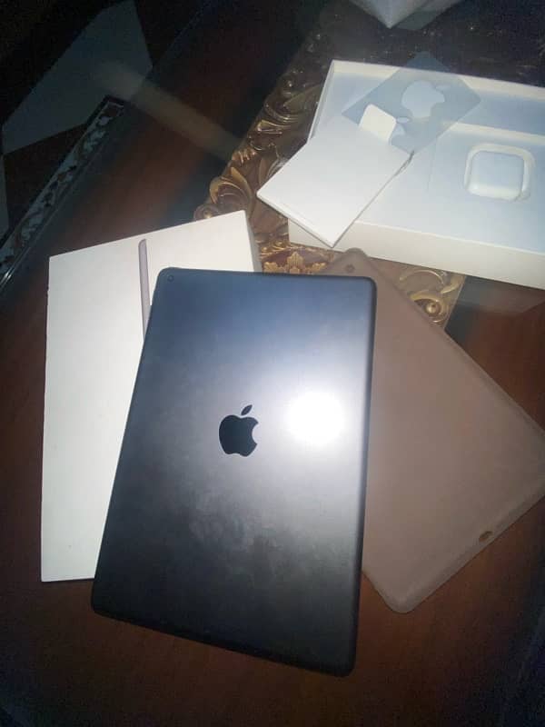 Apple Ipad 7th generation with box 1