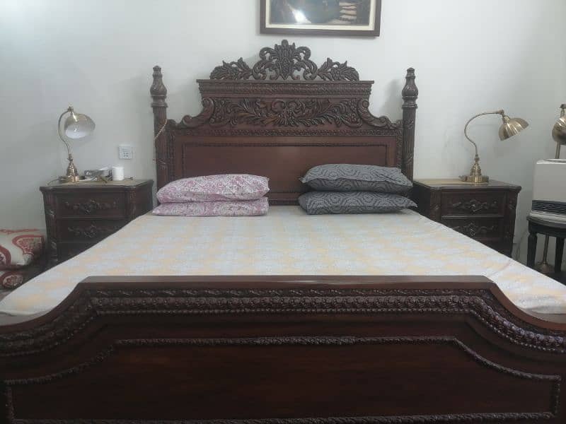 bed set with dressing table 0