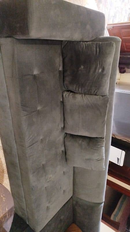 L shape Sofa Navvy Blue In Excellent Condition 0