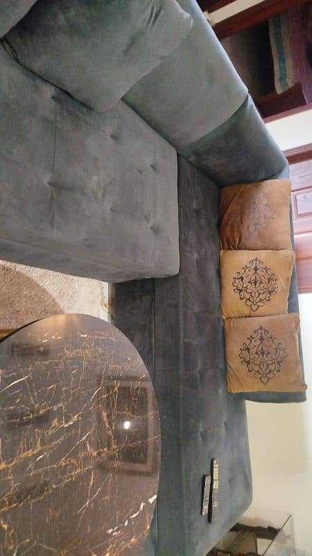 L shape Sofa Navvy Blue In Excellent Condition 2