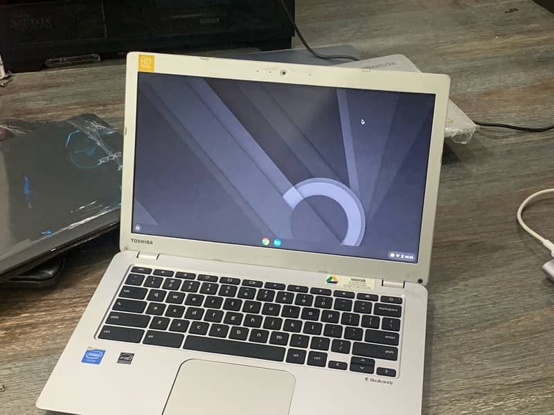 Toshiba ChromeBook CB30 13.3’ 1