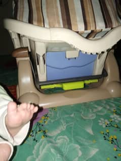 baby carrycot