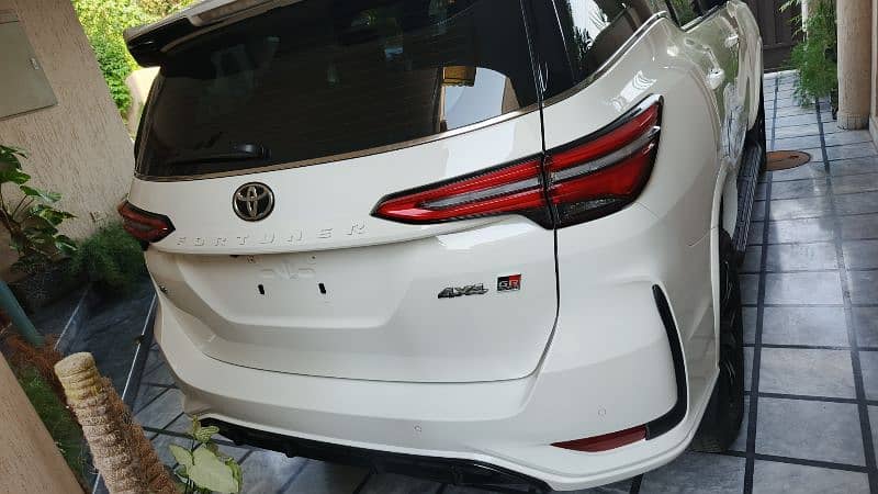 Toyota Fortuner 2025 GR 2