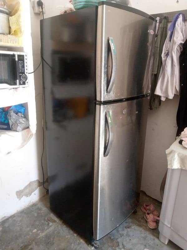 singer fridge urgent for sale 0