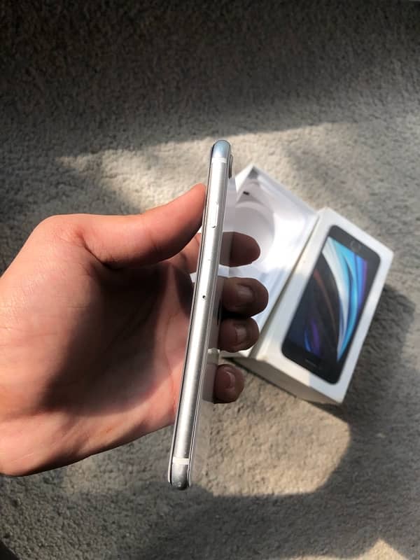 iPhone SE 2nd generation Pta approved 7