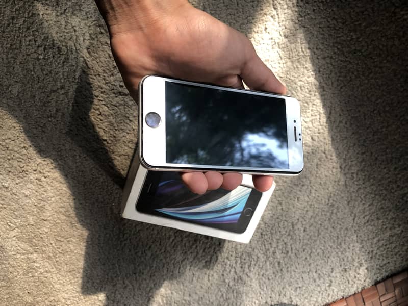 iPhone SE 2nd generation Pta approved 9