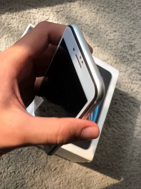 iPhone SE 2nd generation Pta approved 17