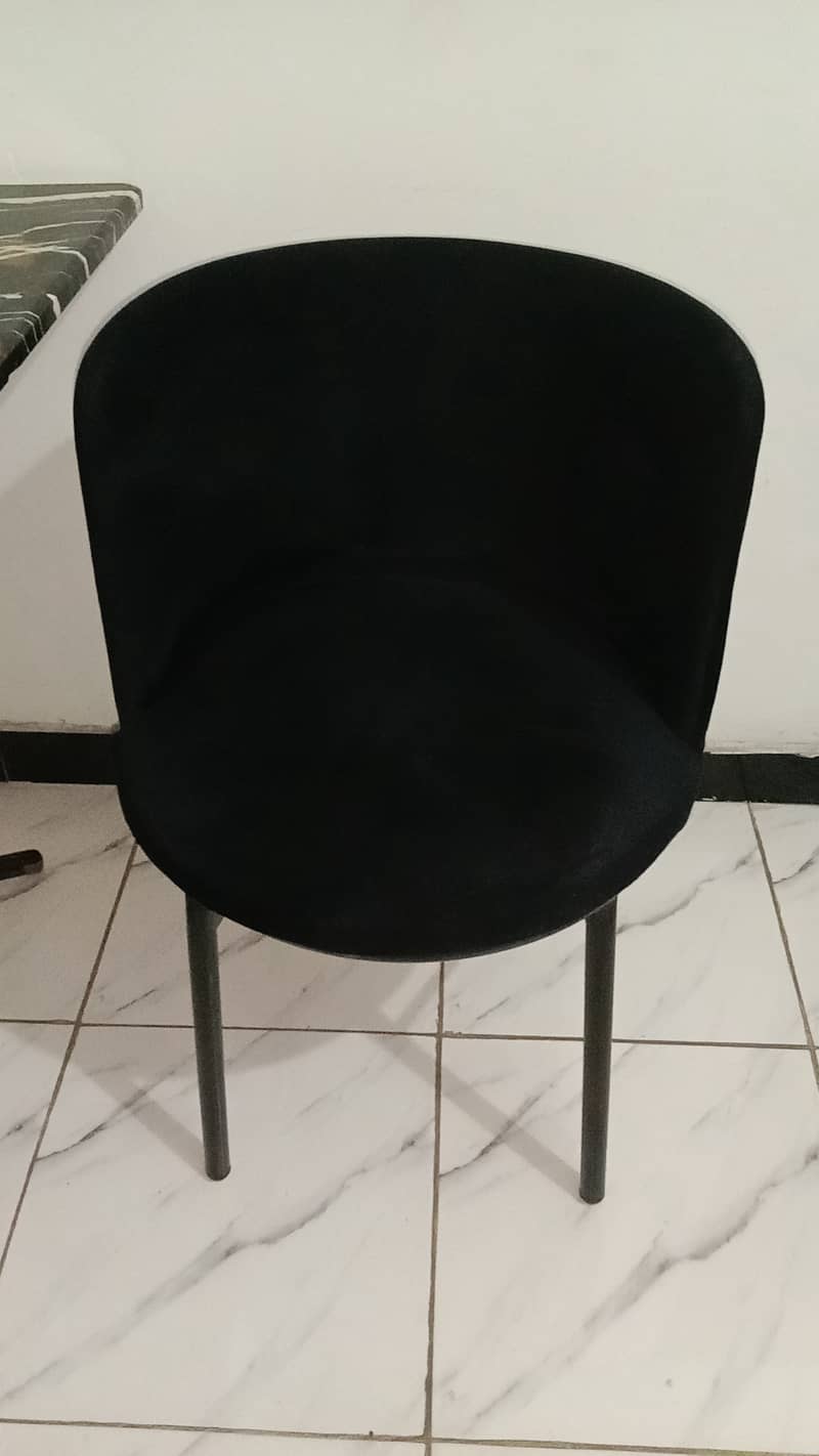 Dining table with 4 Chairs New 5