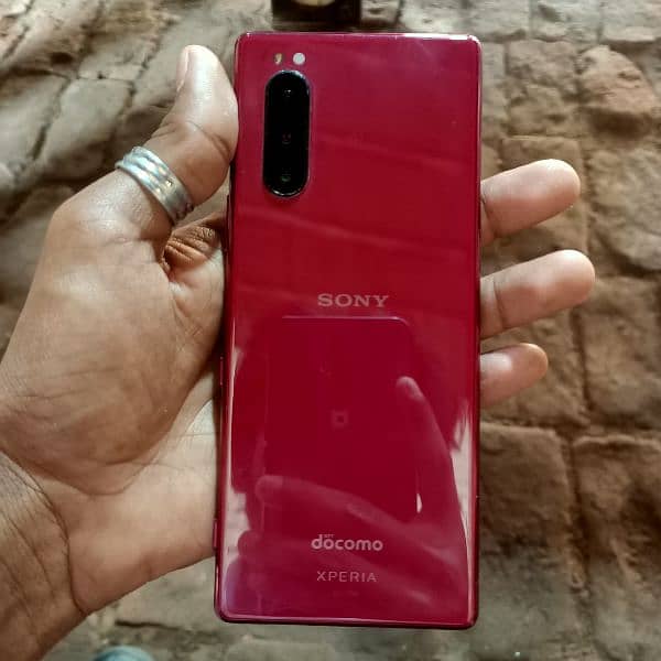 Sony Xperia 5 mark 1 10 by 9 condition best for gaming and camera 0
