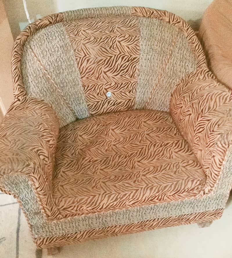sofa set in good condition interested people only call no olx chat 0