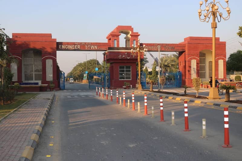 Plot In Prime Location Engineering Town Defence Road 2
