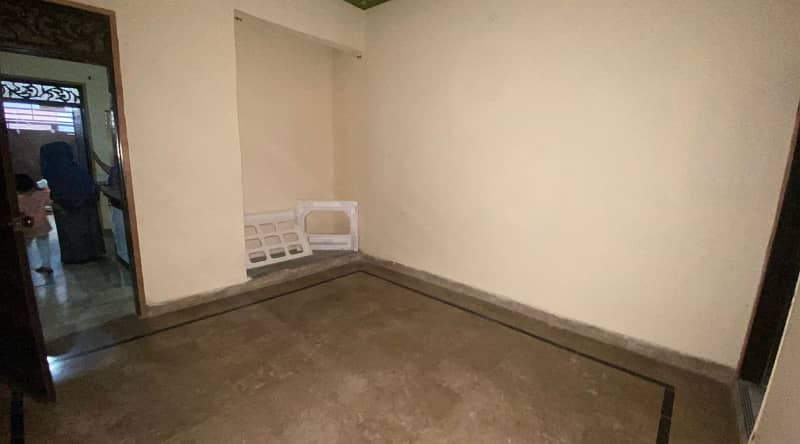 West Opened 2 Bed Dd Flat In Block-13 Nearby Habib University 4