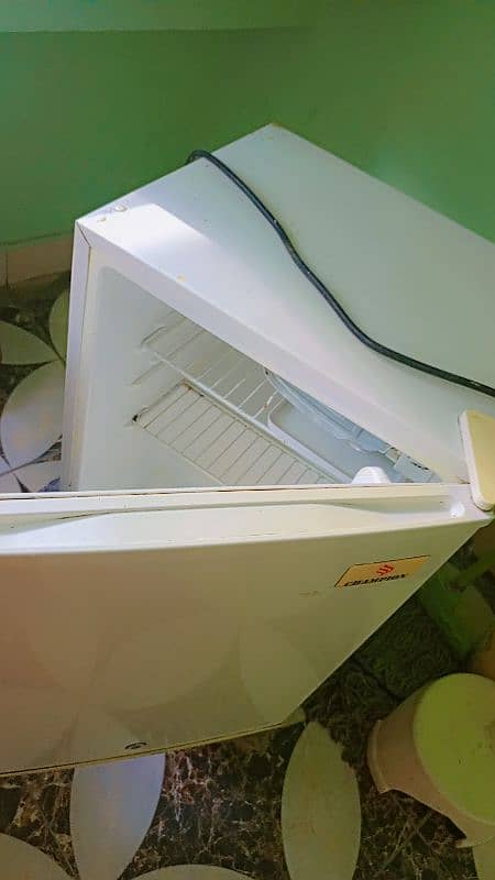 Mini Fridge for Sale – Perfect Condition!" 5