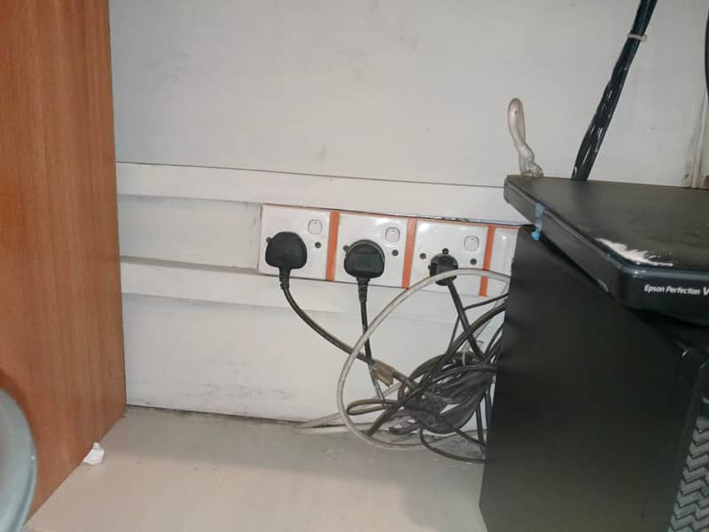 Electrical and IT Technician required 3