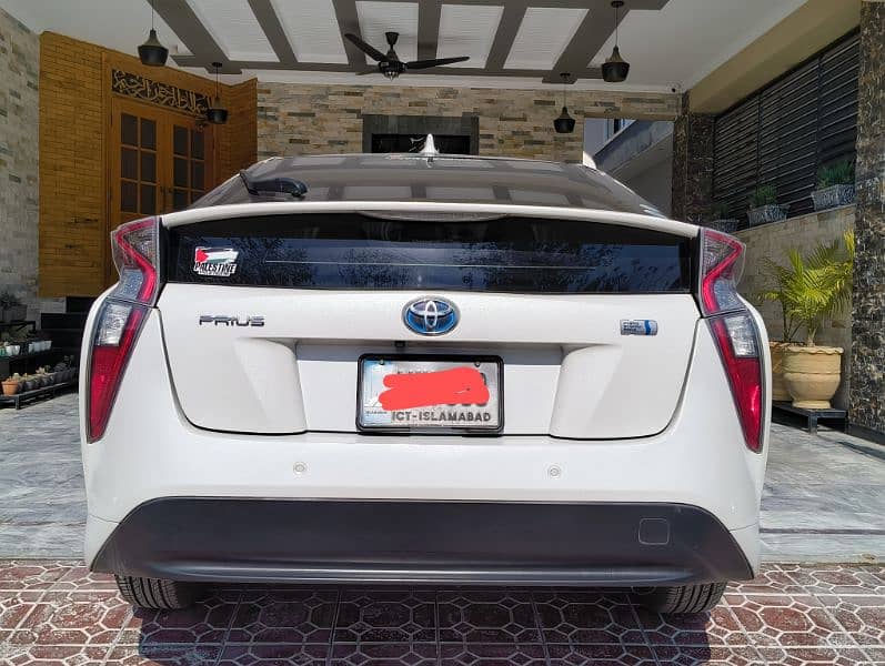 Toyota Prius 2016 A Premium Touring Selection 2