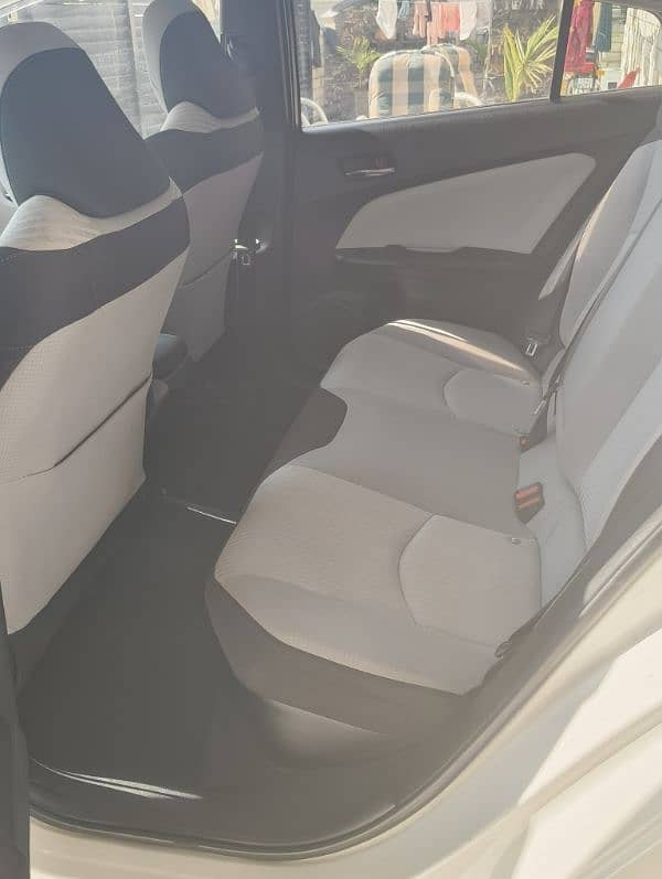 Toyota Prius 2016 A Premium Touring Selection 8