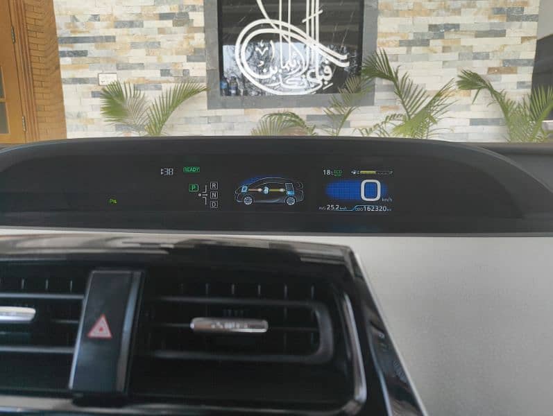 Toyota Prius 2016 A Premium Touring Selection 9