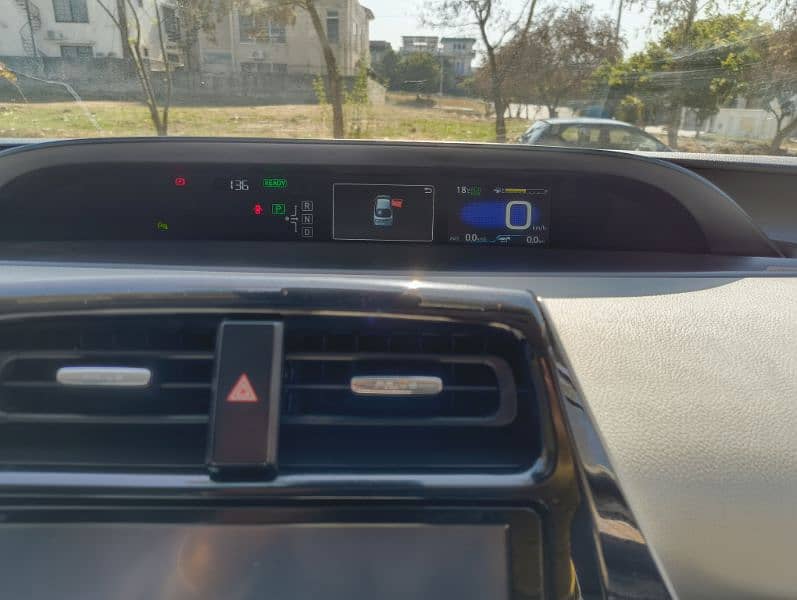 Toyota Prius 2016 A Premium Touring Selection 11