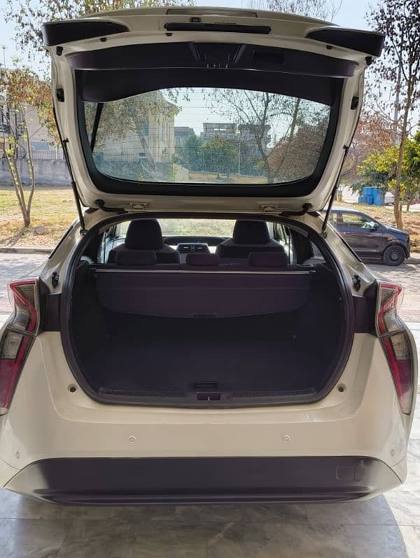 Toyota Prius 2016 A Premium Touring Selection 13