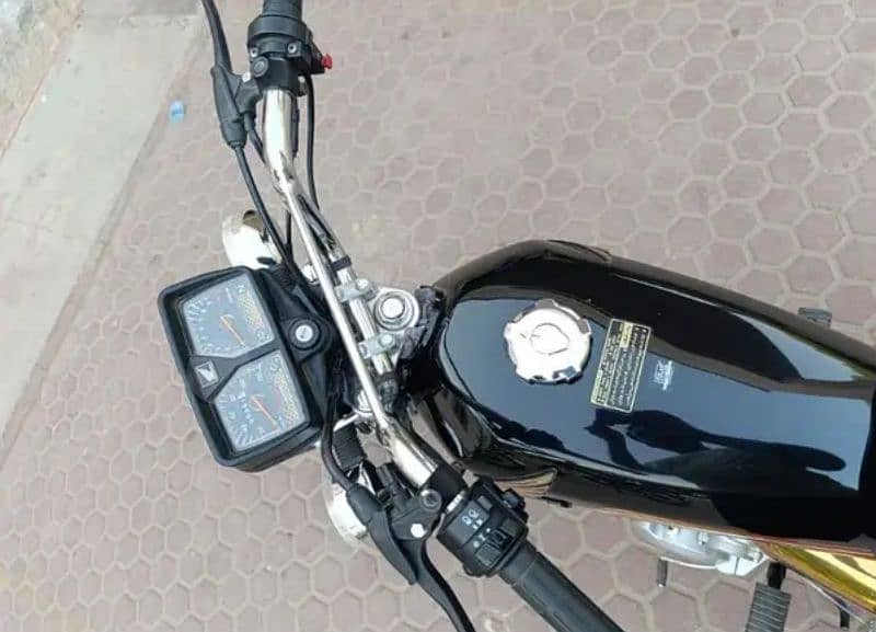 Honda 125 Gold edition 1