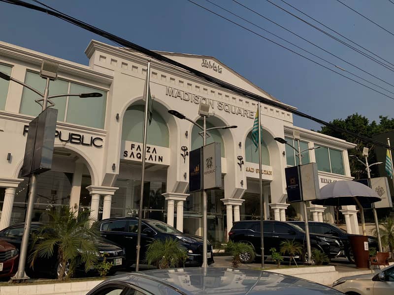 Monthly Rent Started fully Furnished Apartment with 55 Lac Only On MM Alam Road, And Enjoy 100% Secure Resale Anytime! 9