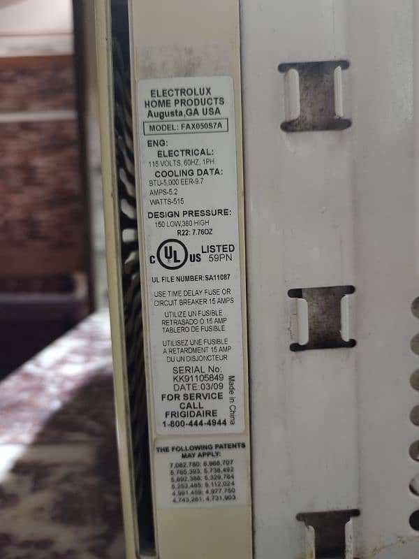 IMPORTED WINDOW AC 0.75 TON OK CONDITION ONLY GAS LEAK 1