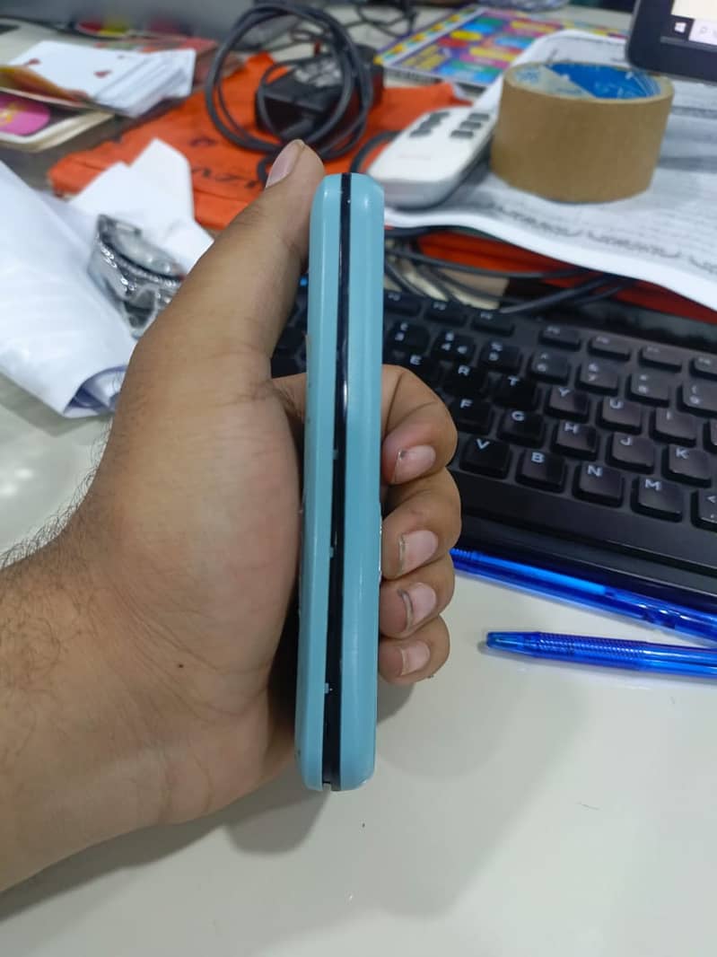 Q Mobile Q Play 5