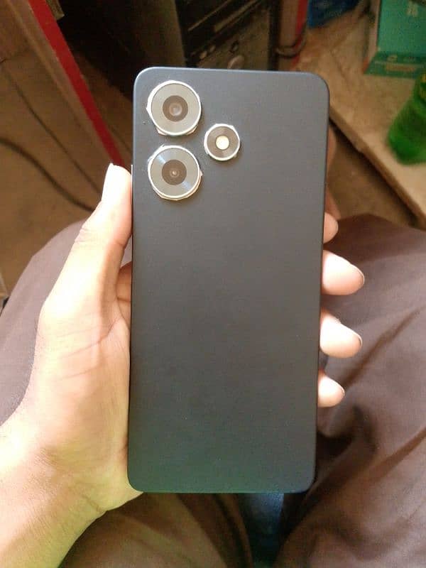 infinix hot 30 8/8. ram 128rom. condition 10 by 10 dabba charges Sath 0