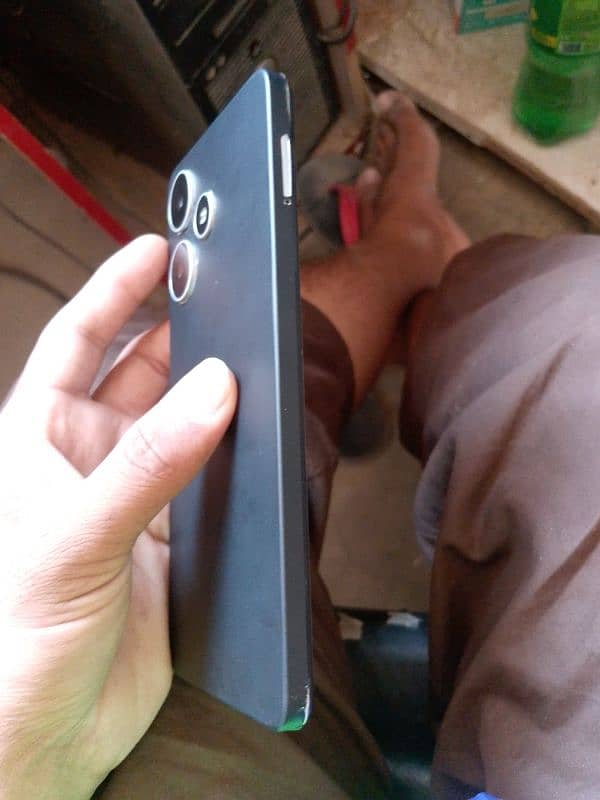 infinix hot 30 8/8. ram 128rom. condition 10 by 10 dabba charges Sath 2