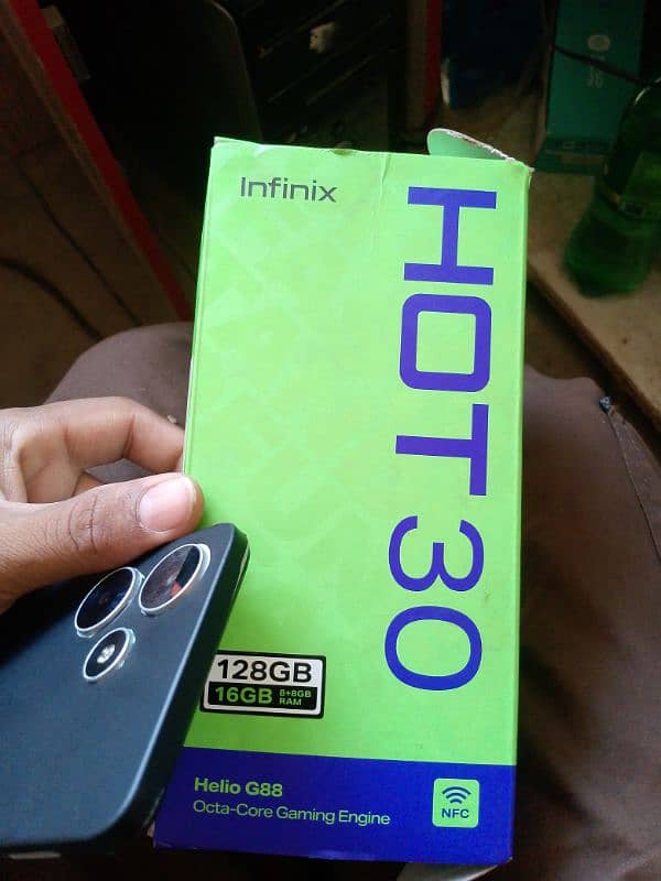 infinix hot 30 8/8. ram 128rom. condition 10 by 10 dabba charges Sath 3