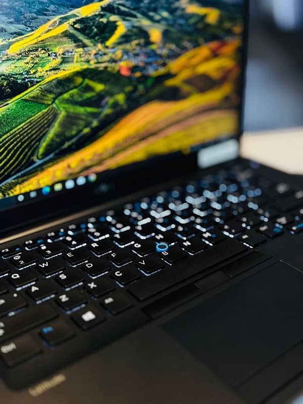 DELL LATITUDE 7480 I7 7th GEN 8GB RAM 256GB FINGER SCAN up to 4hour 2