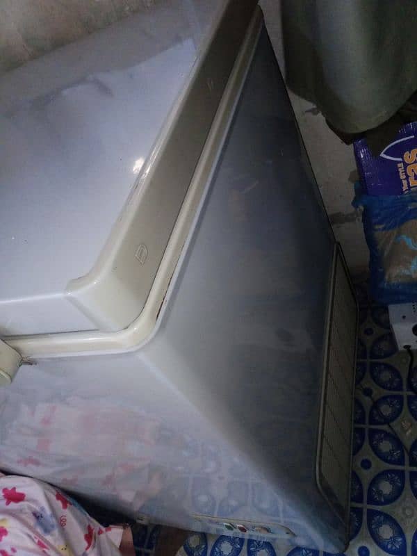Dawlance ka deep freezer 1